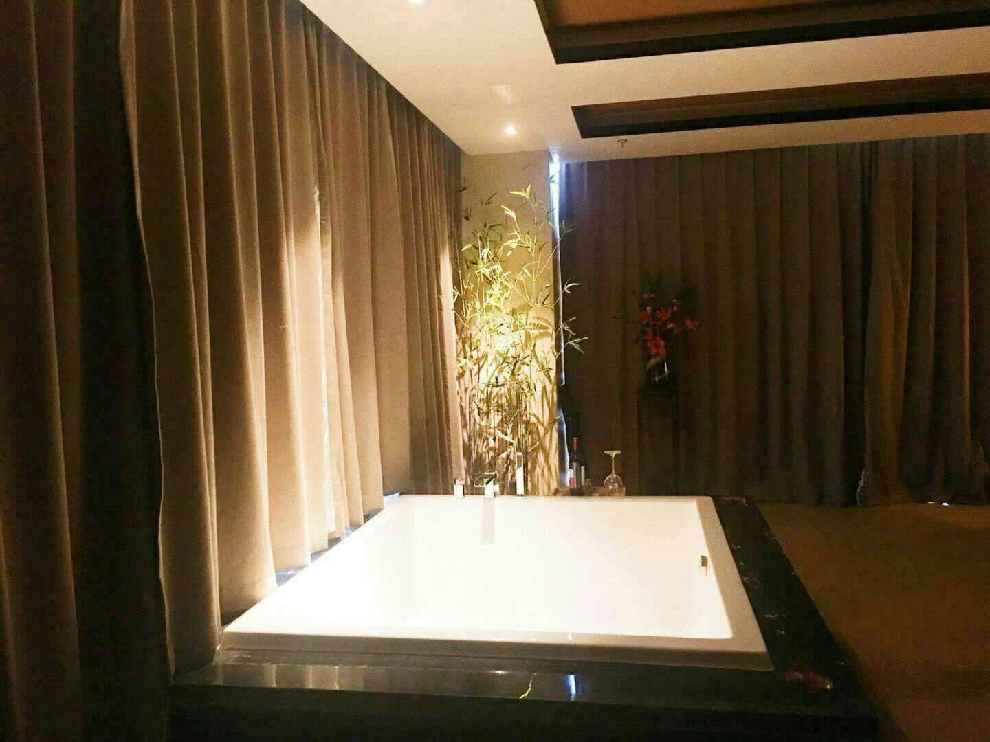兄弟带我探秘西安减压会所：刺激项目逐个升级
